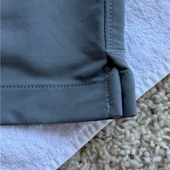 Under Armour Golf Pants 40/32.  Grey.   Straight leg. - Picture 4 of 5